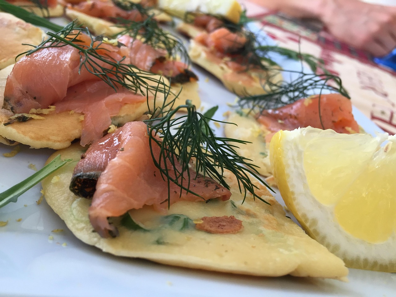 Zalm met kruidenboter en citroen